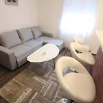 Daire Dubrovnik - Ivanica: “sunnyhills Apartments” With Pool Ivanica