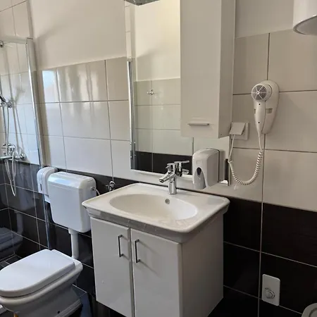 Dubrovnik - Ivanica: “sunnyhills Apartments” With Pool * Ivanica