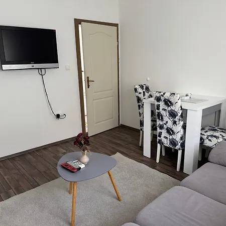 Dubrovnik - Ivanica: “sunnyhills Apartments” With Pool